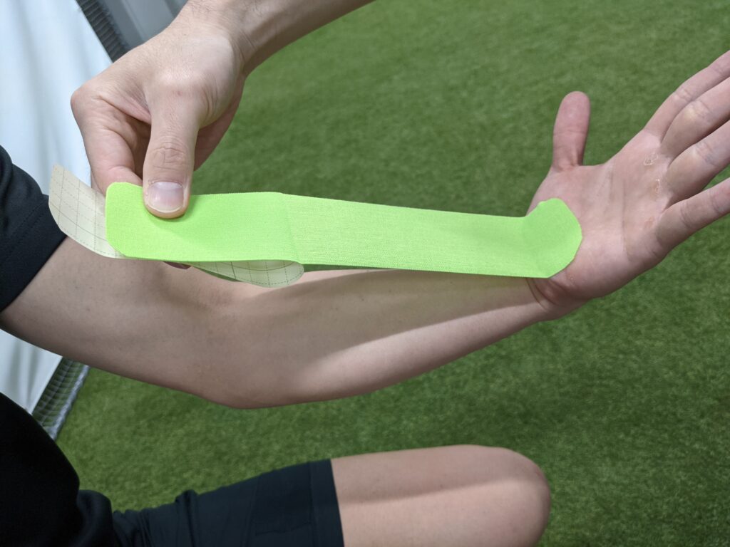 前腕 肘の動きをサポートするテーピング Pleady 前腕 肘の動きをサポートするテーピング Pleady