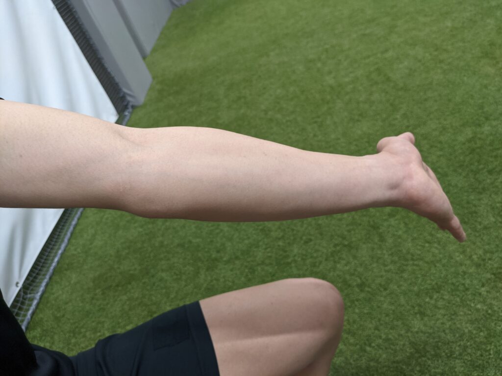 前腕 肘まわりの張り 痛みに対するテーピング 肘の内側 Pleady